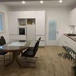 阿尼卡&加布里埃拉公寓 * 马卡尔斯卡