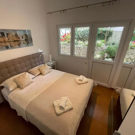 Anica & Gabriela Apartment *