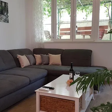 Apartment Anica & Gabriela