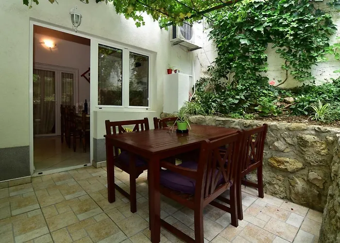 Апартаменти Anica & Gabriela