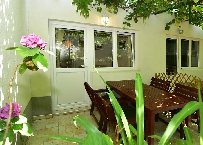 Anica & Gabriela Appartement Makarska