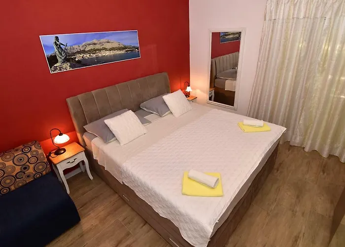 Anica & Gabriela * Макарська